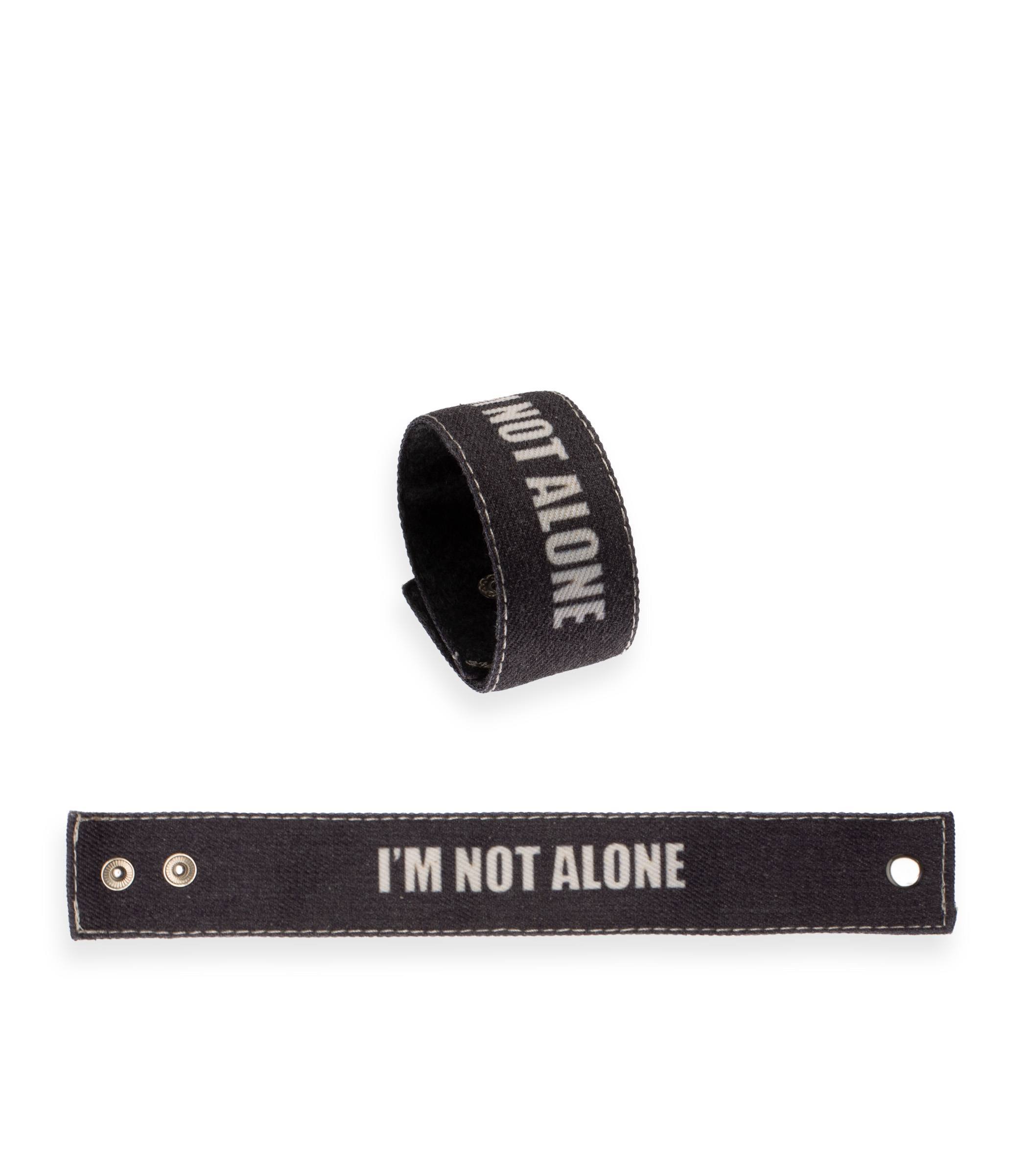 cotton-wristband-q-i-m-not-alone