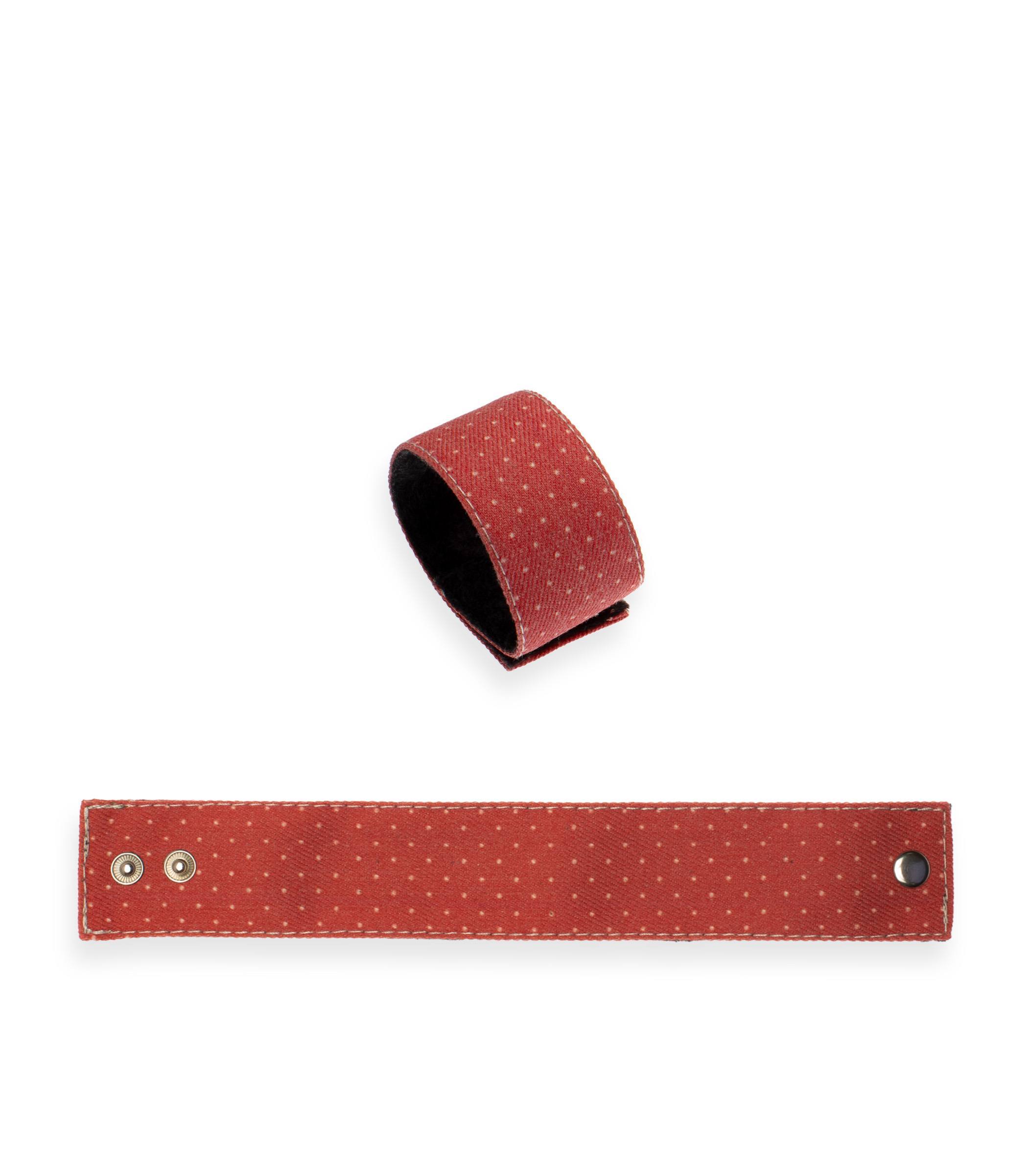 cotton-wristband-red-dotted-pt